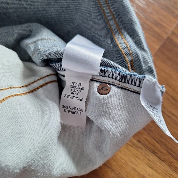 😀LuckyBrand 363 Men's Size 34×32 Denim Blue Jeans. - Picture 3 of 7